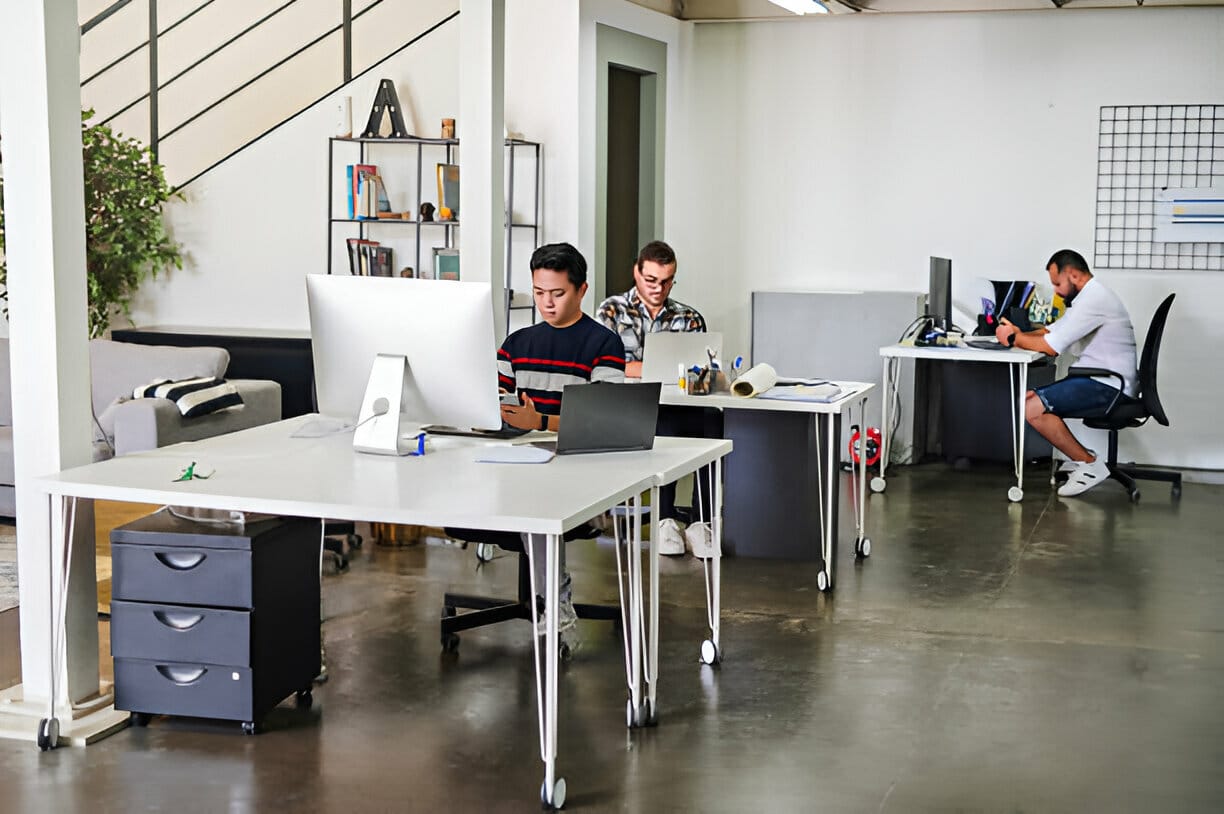 10 Progressive Designs Redefining Fashionable Workplace Desks